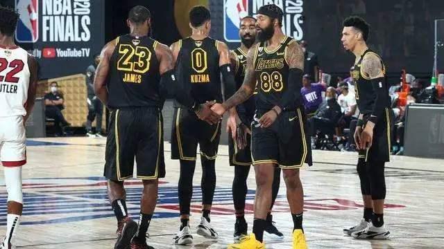 林在赛季中 林在赛季中